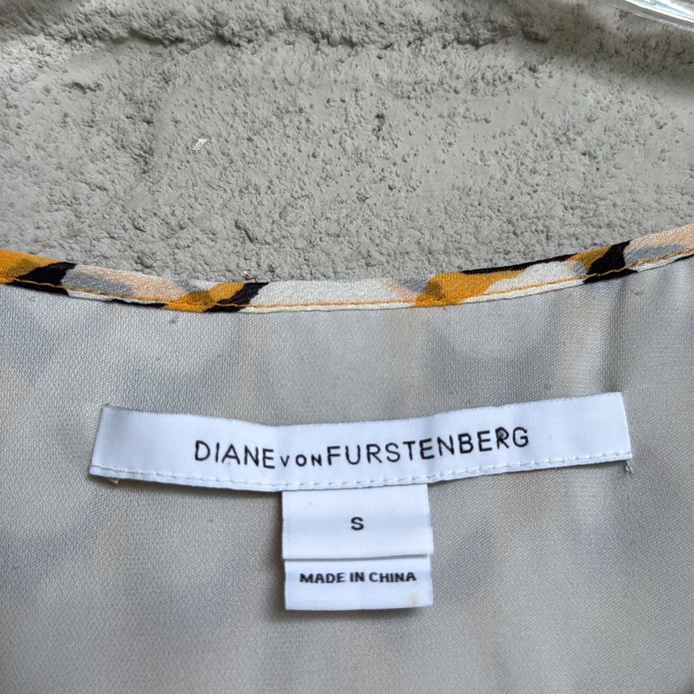 Diane Von Furstenberg The Robyn Top Yellow/Grey/Ivory Silk Pullover Blouse Small - Picture 5 of 16